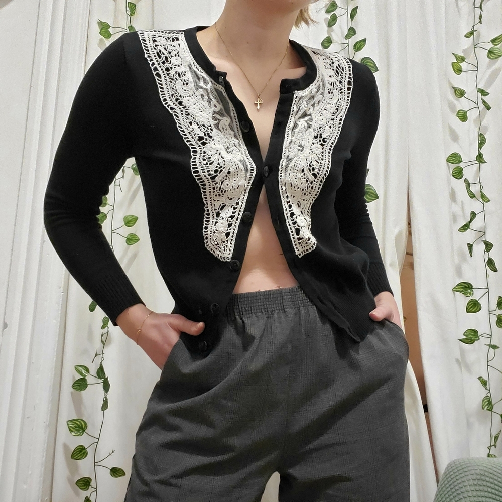 SOLD - BLACK CARDIGAN WITH WHITE LACE SIZE S